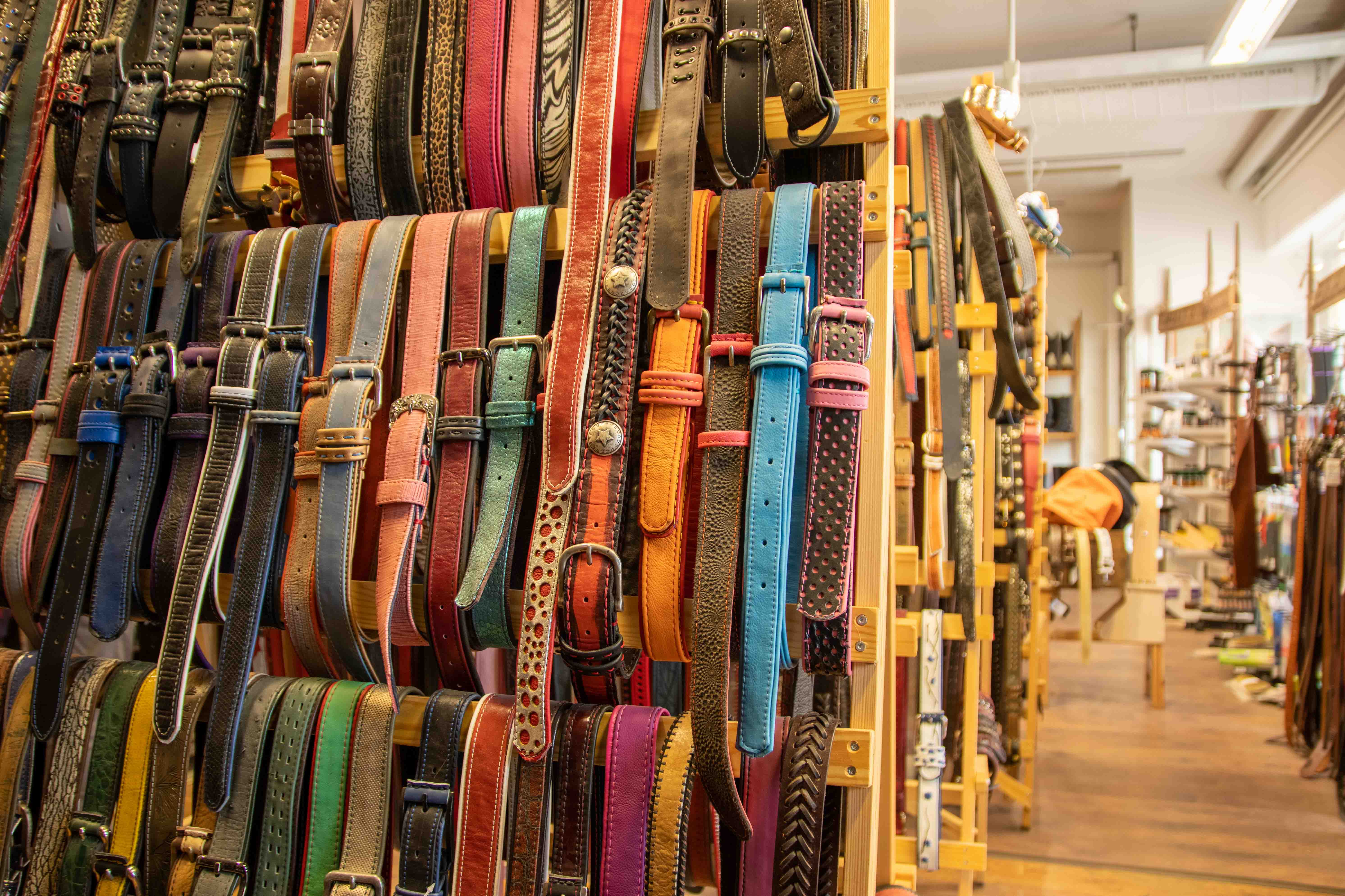 Ismon käsintehdyt punotut nahkavyöt, useita värejä ja malleja